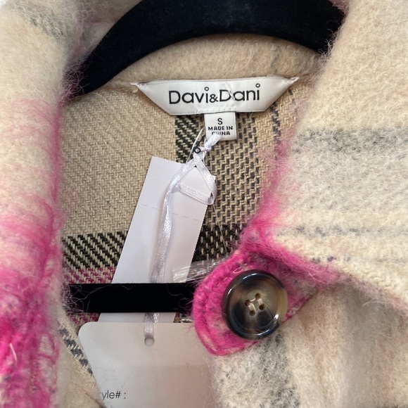 Davi & Dani Flannel Shacket - Picture 2 of 5